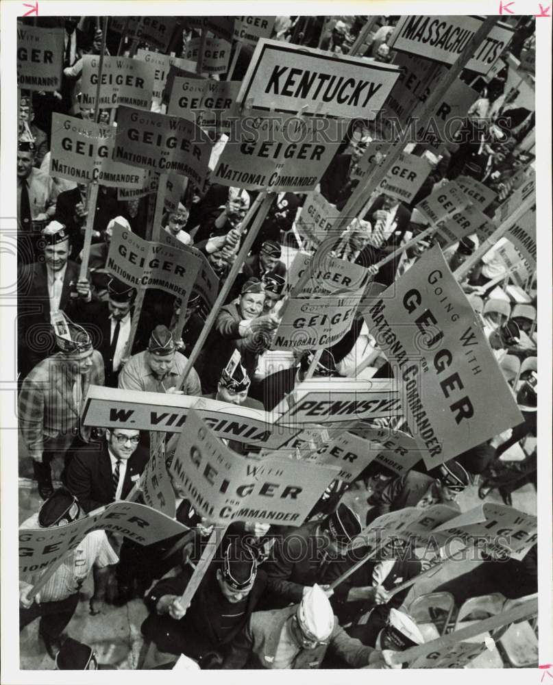 1971 Press Photo Crowd of Signs at American Legion Convention - hpa89544- Historic Images