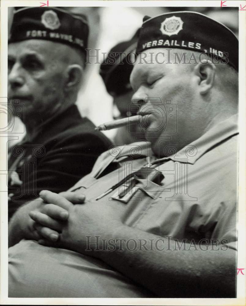 1971 Press Photo Man Sleeping During Speeches at American Legion Convention- Historic Images