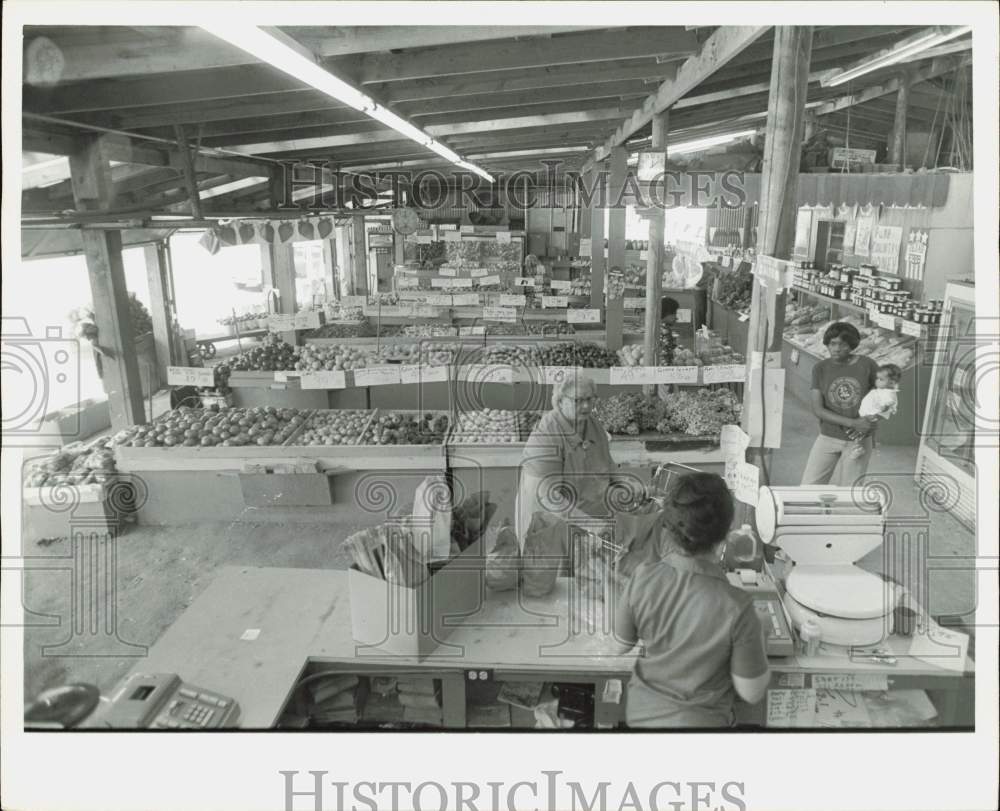 1977 Press Photo Farmers Market, Vegetables - hpa89929- Historic Images