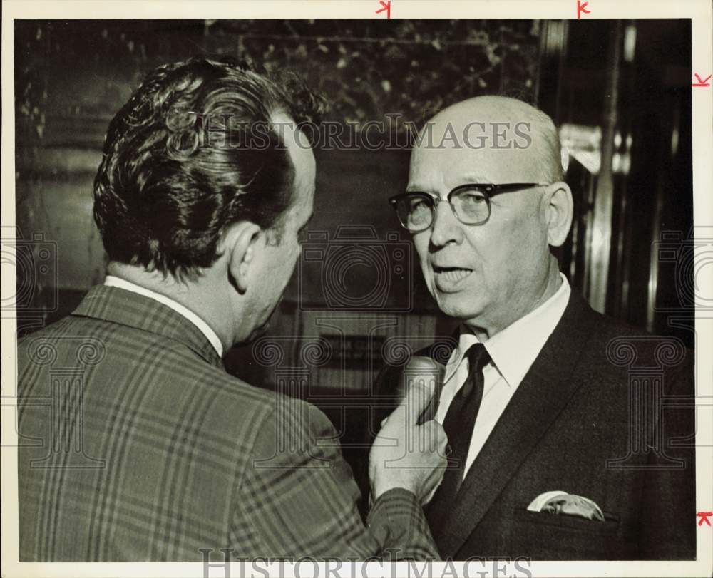 1968 Press Photo Houston City Councilman A.L. "Curley" Miller During Interview- Historic Images