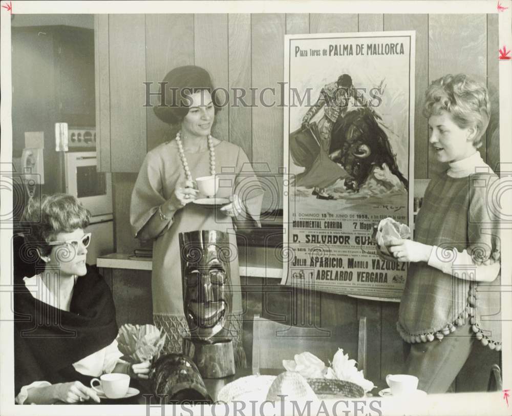 1966 Press Photo Harris County Osteopathic Association Auxiliary Plans Ball- Historic Images