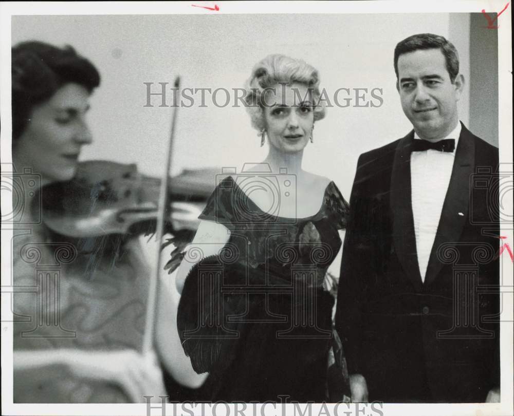 1960 Press Photo Patsy Link with Escort John Stevens at Art Museum Opening- Historic Images