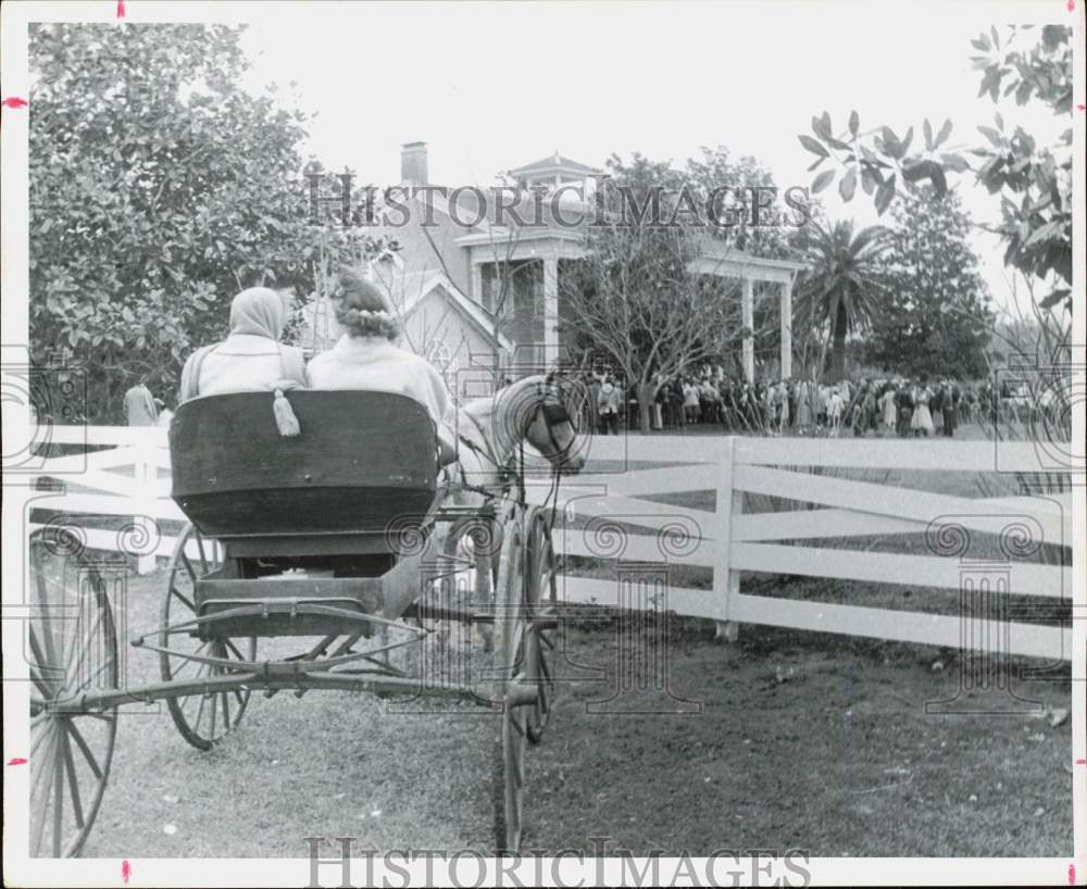 1961 Press Photo Horse-Drawn Carriage at Varner-Hogg Plantation Event- Historic Images