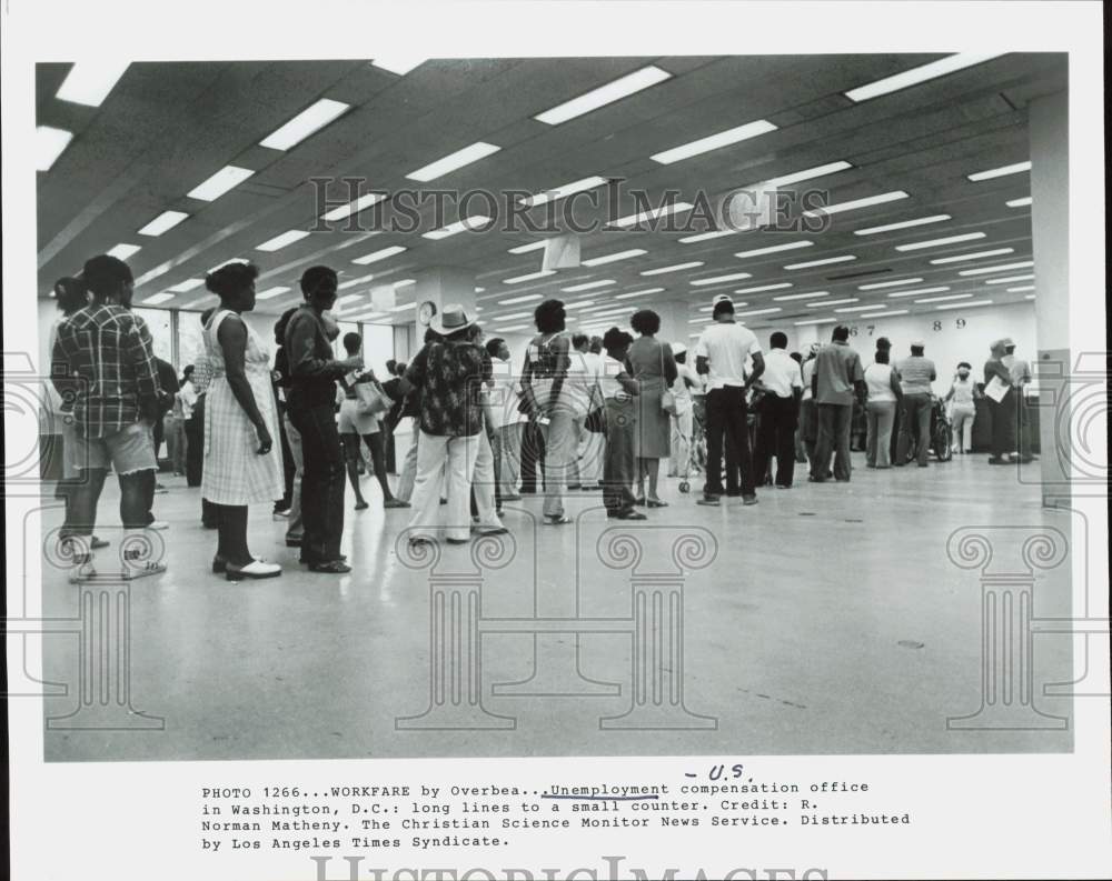 Press Photo Long Line at Unemployment Compensation Office in Washington, D.C.- Historic Images