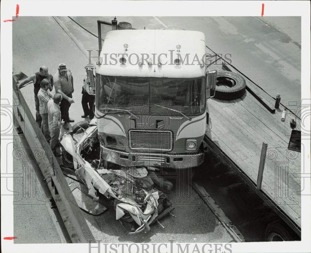 1979 Press Photo Wreckage of Car Accident with Truck on Interstate 10, Houston- Historic Images