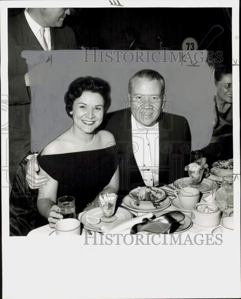 1959 Press Photo Mr. and Mrs. J.W. McCullough dine at event. - hpa91987- Historic Images