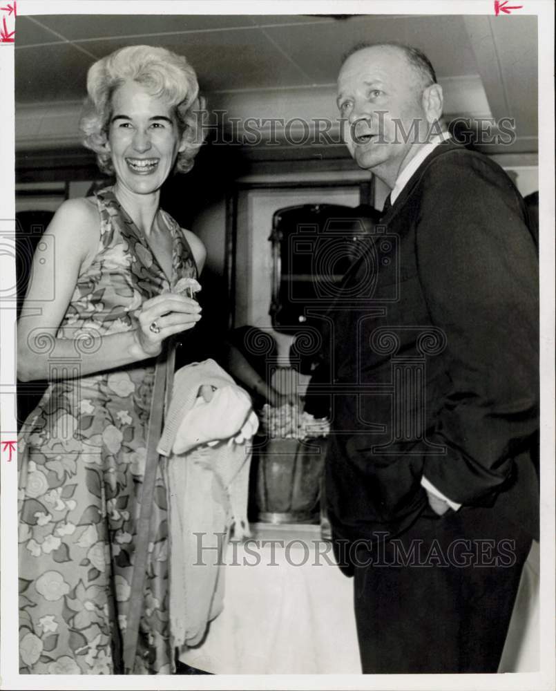 1965 Press Photo Mr. and Mrs. Alex Finney dine aboard freighter ship.- Historic Images