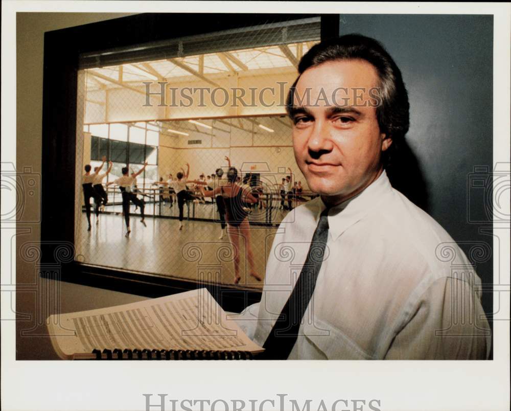 1992 Press Photo Ermanno Florio, Houston Ballet music director at ballet studio.- Historic Images