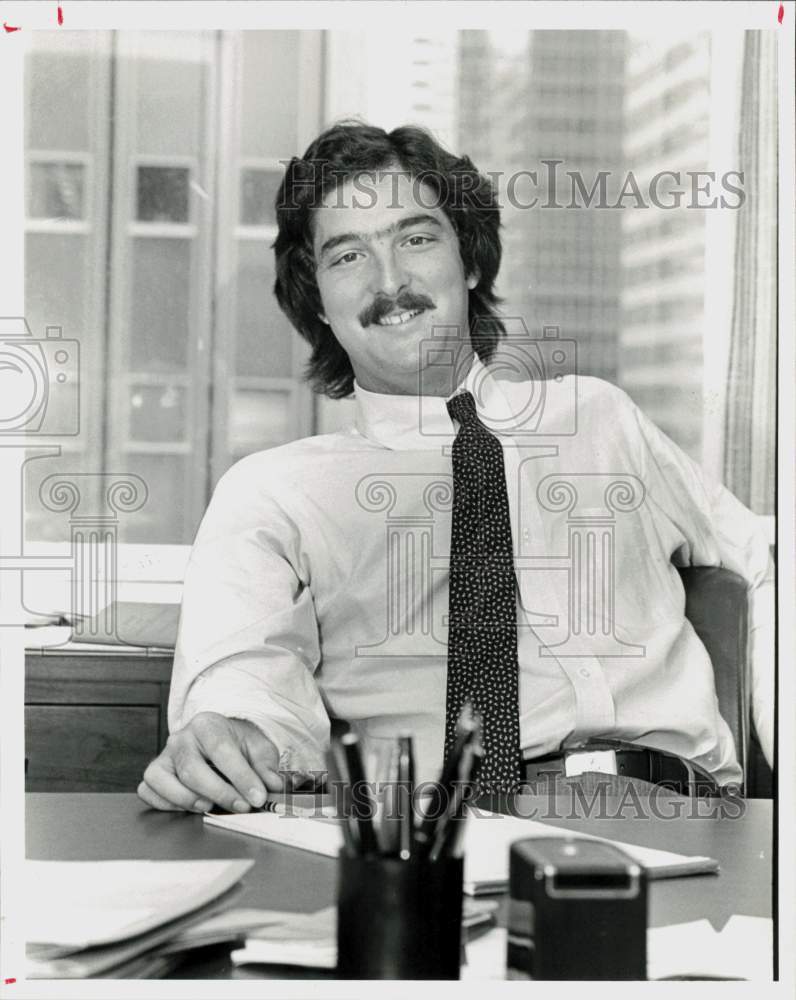 1980 Press Photo Val Perkins, Houston attorney, shown in his office. - hpa94405- Historic Images