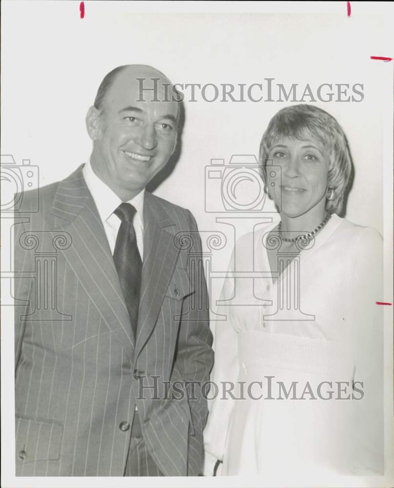 1974 Press Photo Steven Shukanes, Golfcrest Country Club CEO and wife, Sonja.- Historic Images