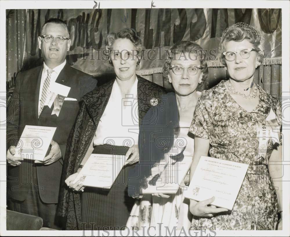 1961 Press Photo Christine Higginbotham honored at Battelstein&#39;s Houston dinner.- Historic Images