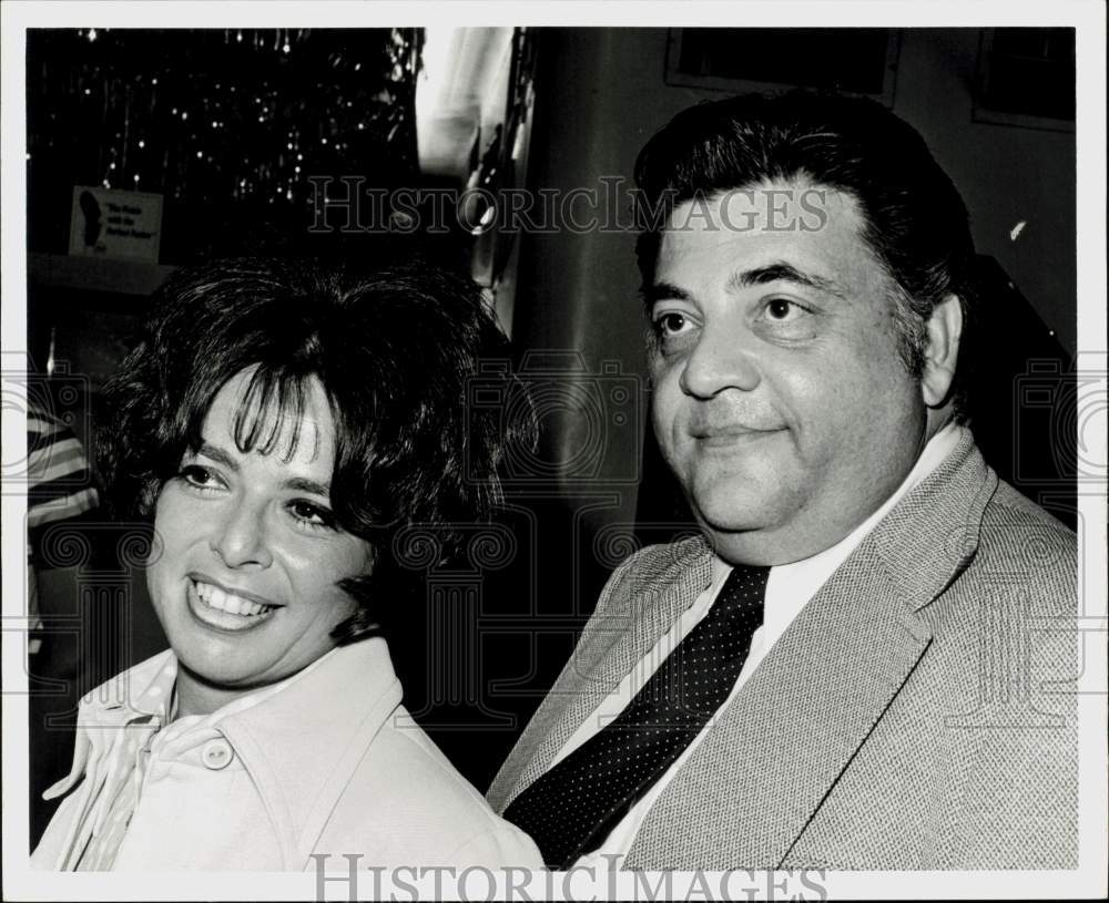 1973 Press Photo Jerry and Annette Soffa attend River Oaks Theatre. - hpa96260- Historic Images