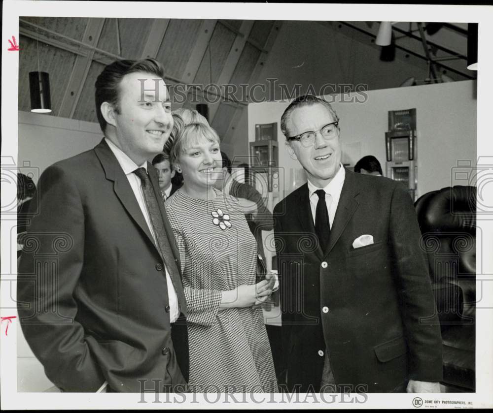 1968 Press Photo The Bruce Monicals &amp; Hank Lowenstein at Contemporary Art Museum- Historic Images