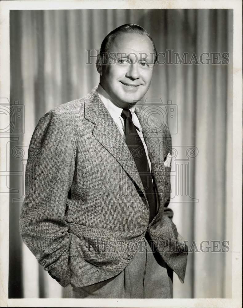 1956 Press Photo Comedian Jack Benny, star of CBS Radio&#39;s &quot;Jack Benny Show&quot;- Historic Images