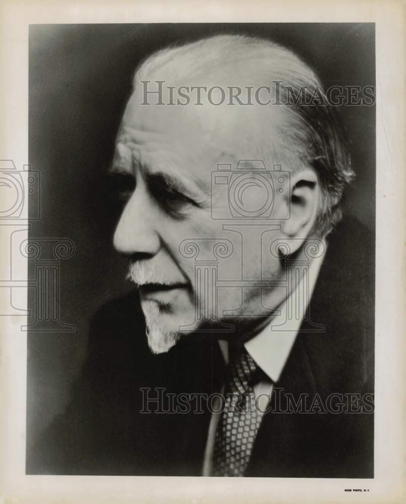 1958 Press Photo Sir Thomas Beecham, Royal Philharmonic Orchestra conductor.- Historic Images