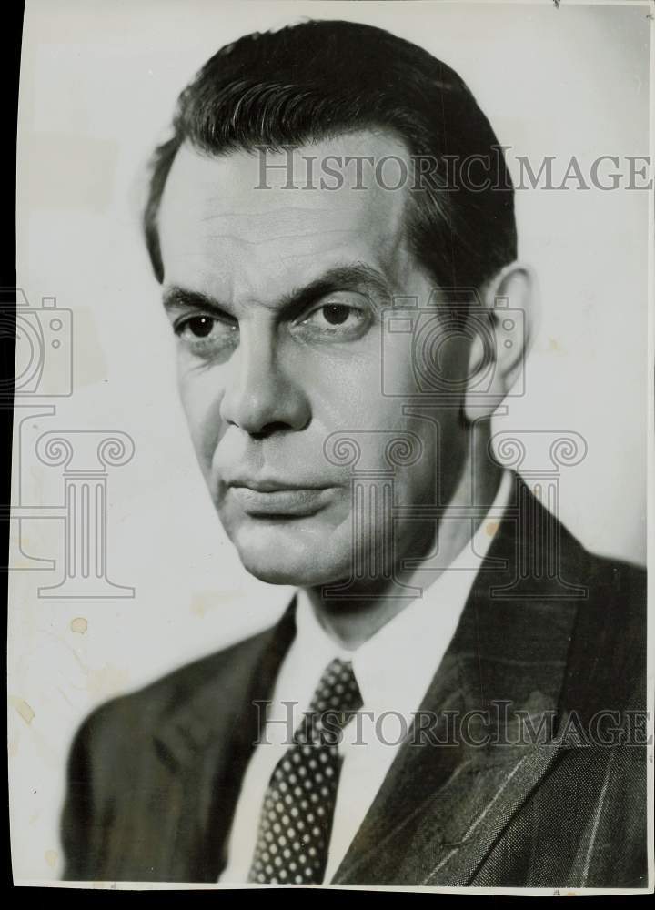 1956 Press Photo Actor Raymond Massey - hpp24044- Historic Images