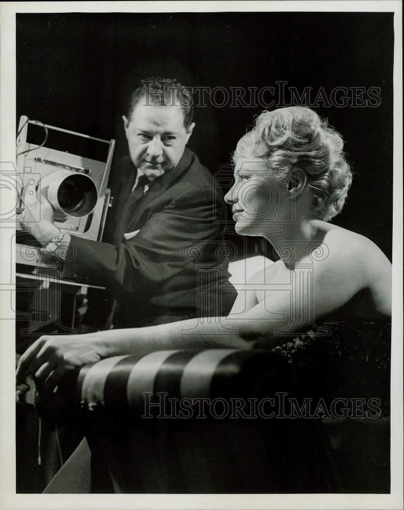 1958 Press Photo Jack Zwillinger Photographing a Woman - hpp24815- Historic Images