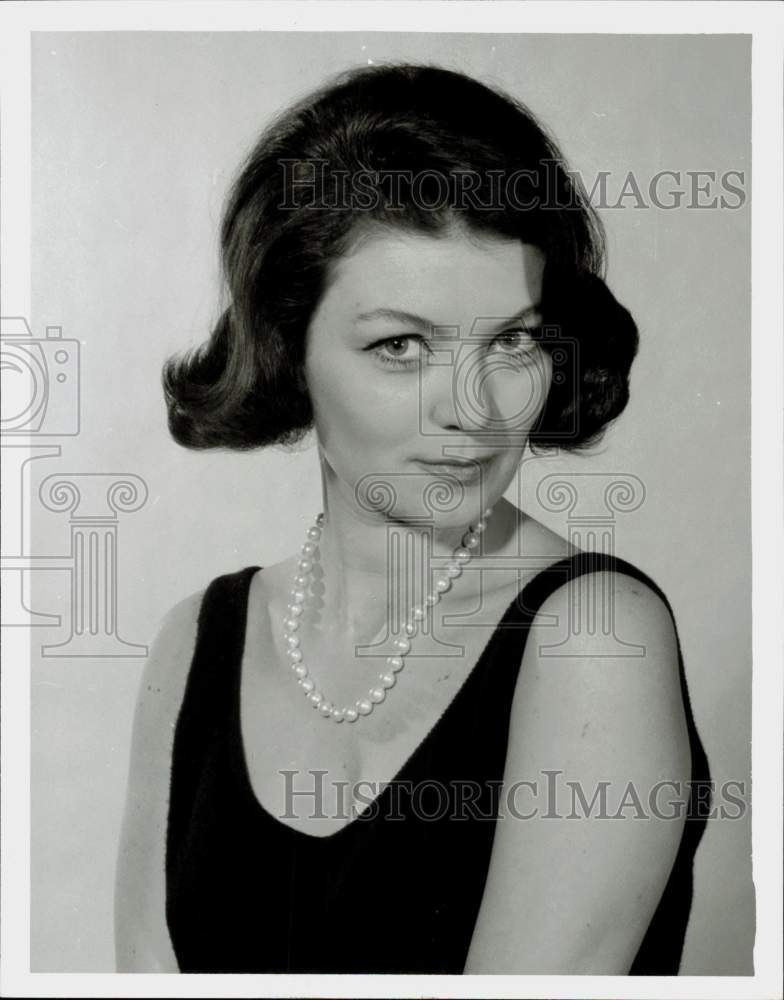 1963 Press Photo Actress Liz Shaw - hpp26673- Historic Images