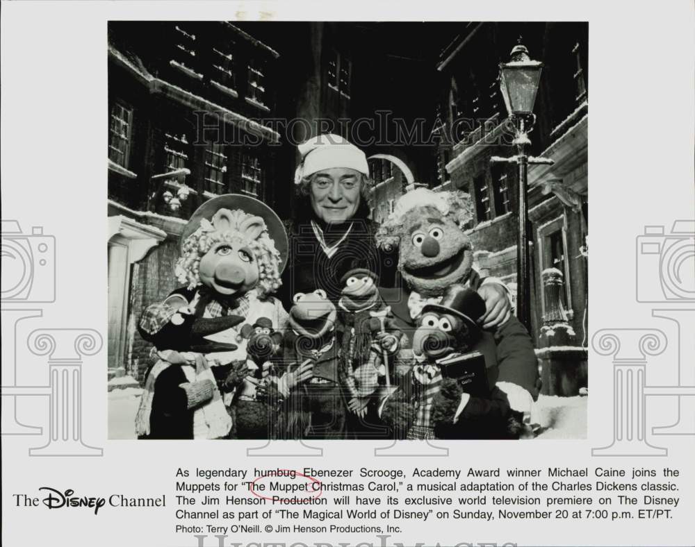 Press Photo Actor Michael Caine &amp; Muppets in &quot;The Muppet Christmas Carol&quot;- Historic Images