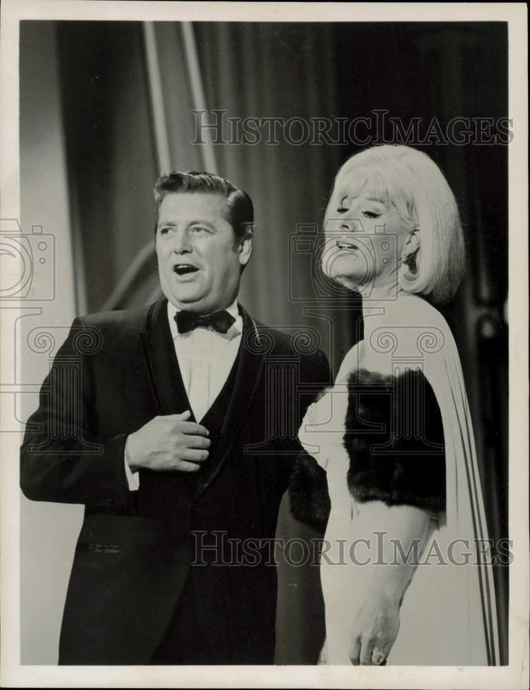 1965 Press Photo Gordon &amp; Sheila MacRae in ABC World&#39;s Fair Special - hpp30911- Historic Images