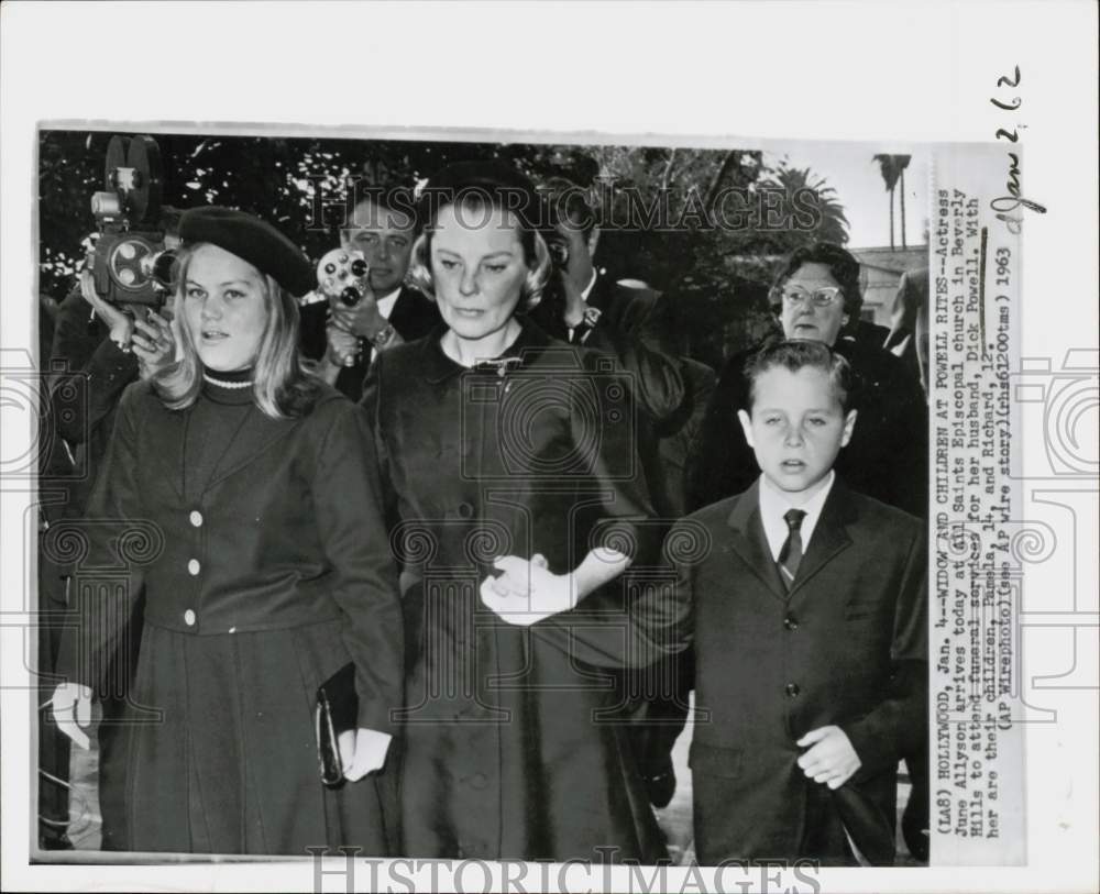 1963 Press Photo Actress June Allyson &amp; Children at Dick Powell&#39;s Funeral- Historic Images