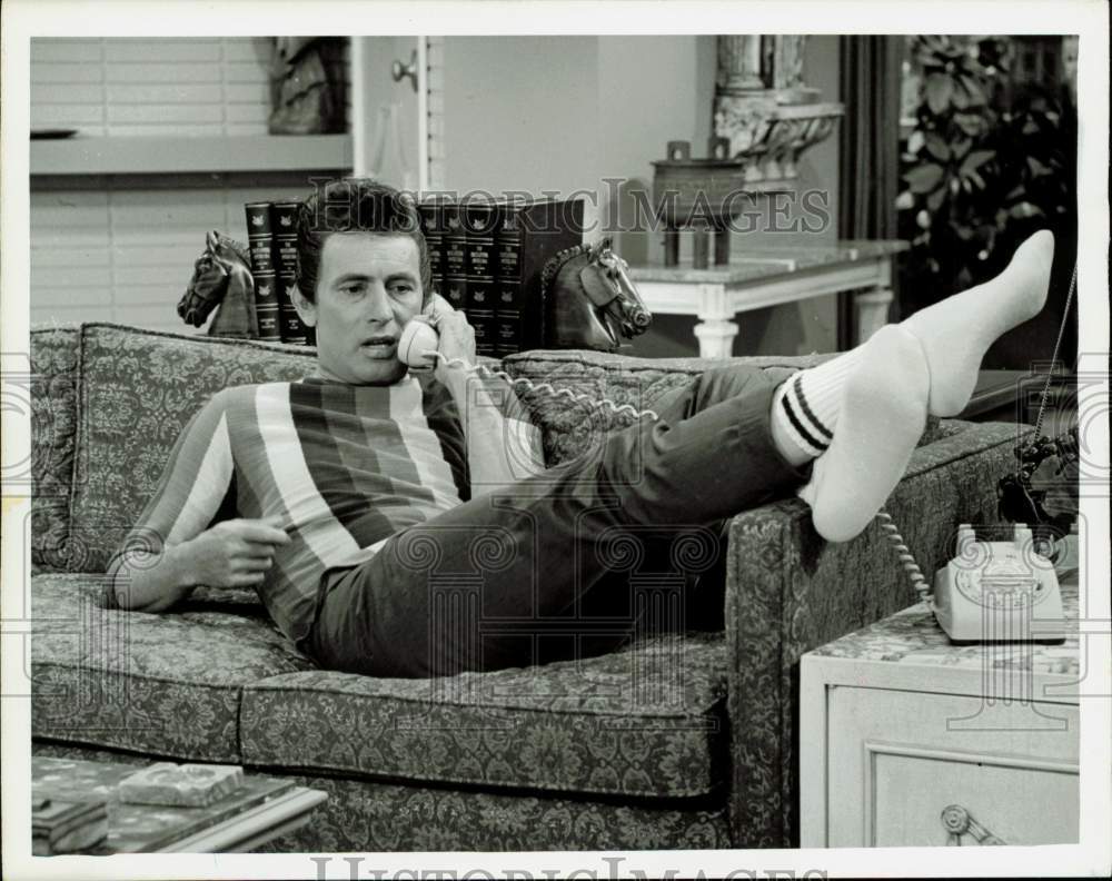 Press Photo Actor Joey Bishop on &quot;The Joey Bishop Show&quot; - hpp32526- Historic Images