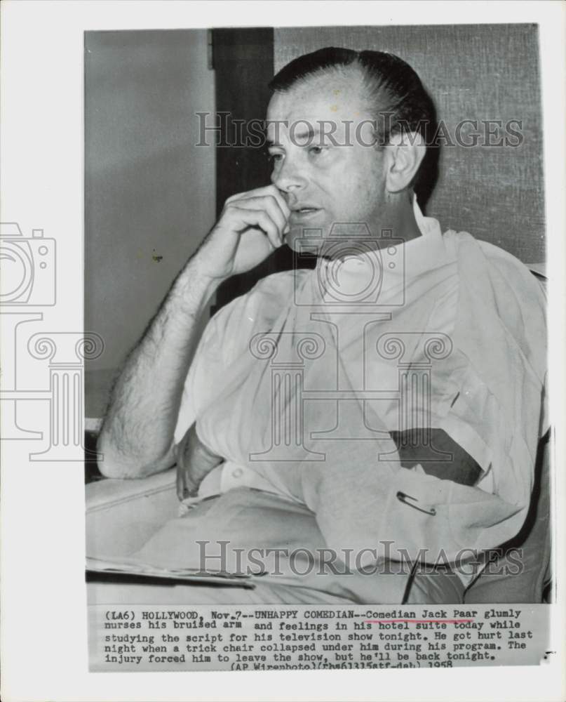 1958 Press Photo Comedian Jack Paar with Arm in Sling, Hollywood - hpp35510- Historic Images