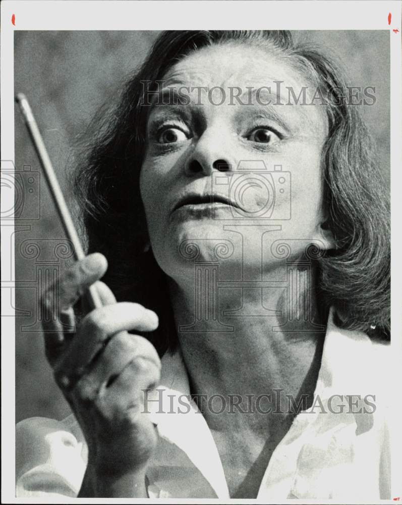 1981 Press Photo Madelena Nicol, Brazilian theater director, in Houston.- Historic Images