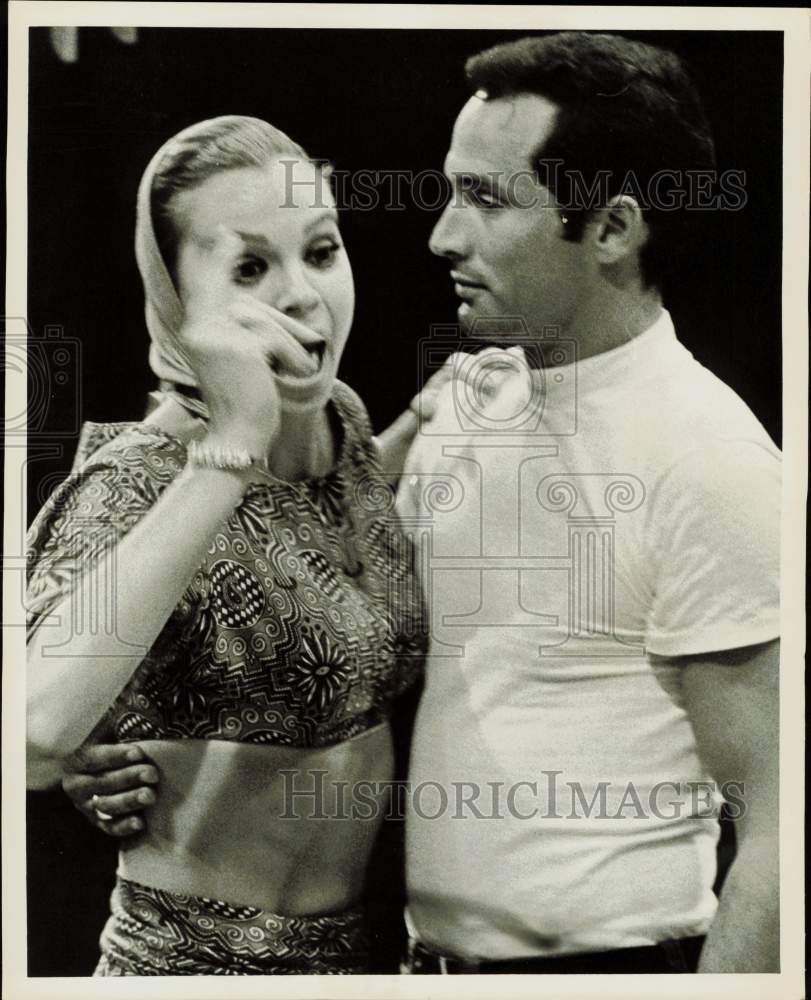 1966 Press Photo Actress Juliet Prowse and an actor in a scene from a play.- Historic Images