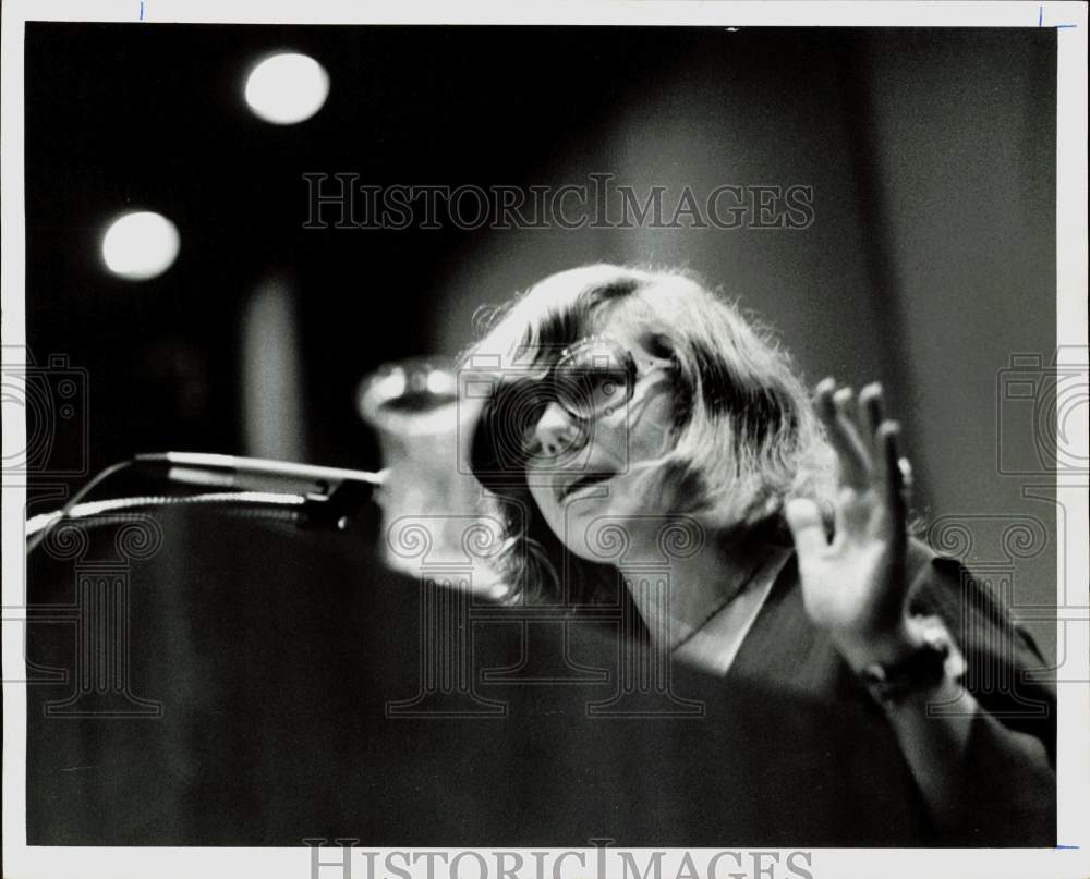 1975 Press Photo Erica Jong, Author of &quot;Fear of Flying&quot; - hpp37238- Historic Images