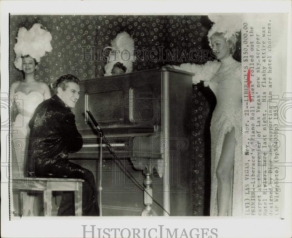 1955 Press Photo Pianist Liberace, Showgirls Perform at Hotel Riviera, Las Vegas- Historic Images