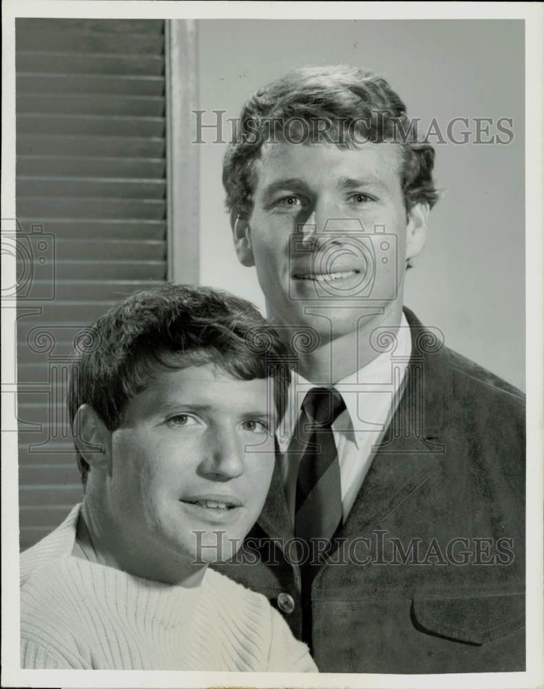 1967 Press Photo Christopher Connelly, Ryan O&#39;Neal in &quot;Peyton Place&quot; - hpp37636- Historic Images