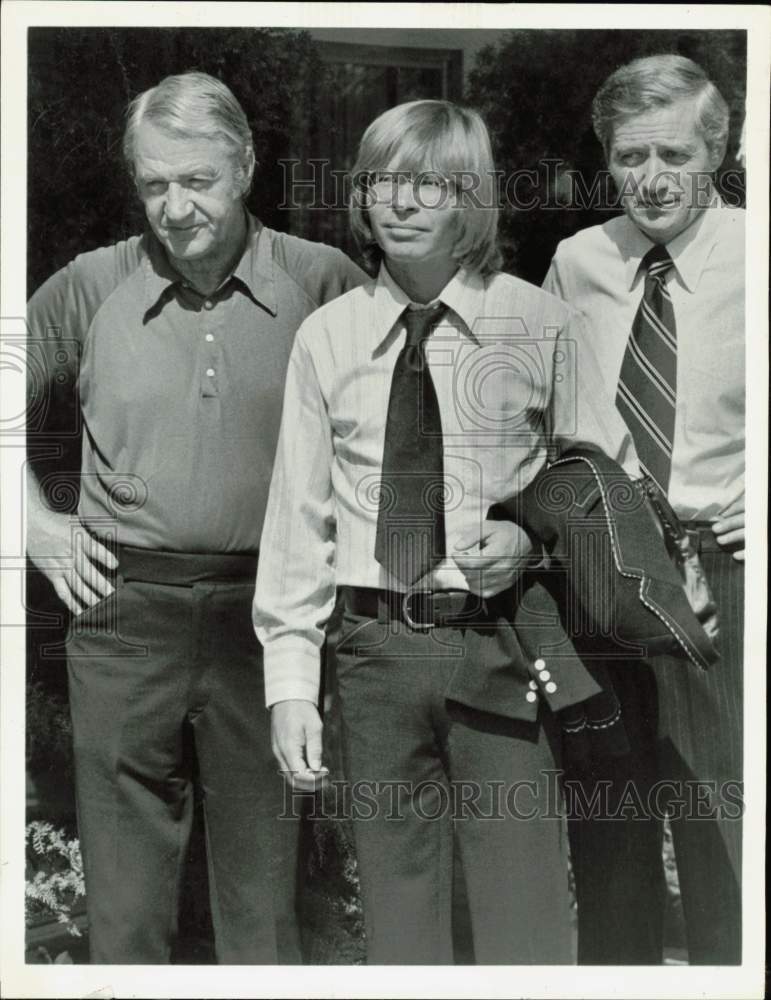 1973 Press Photo John Denver Guest Stars on &quot;Owen Marshall, Counselor at Law&quot;- Historic Images