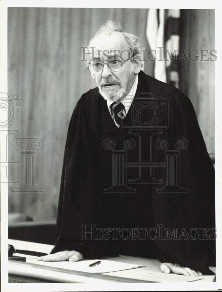 1977 Press Photo Actor Barnard Hughes on &quot;Lou Grant&quot; - hpp39491- Historic Images