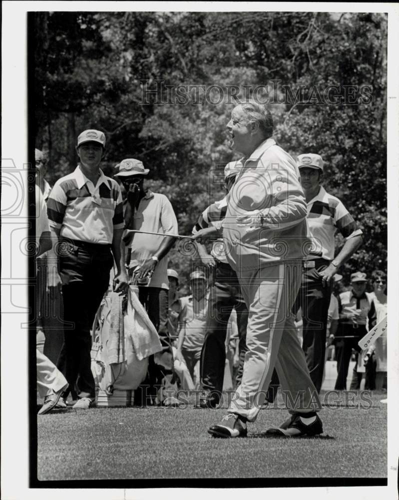 1977 Press Photo Comedian Jackie Gleason, Playing Golf - hpp40840- Historic Images