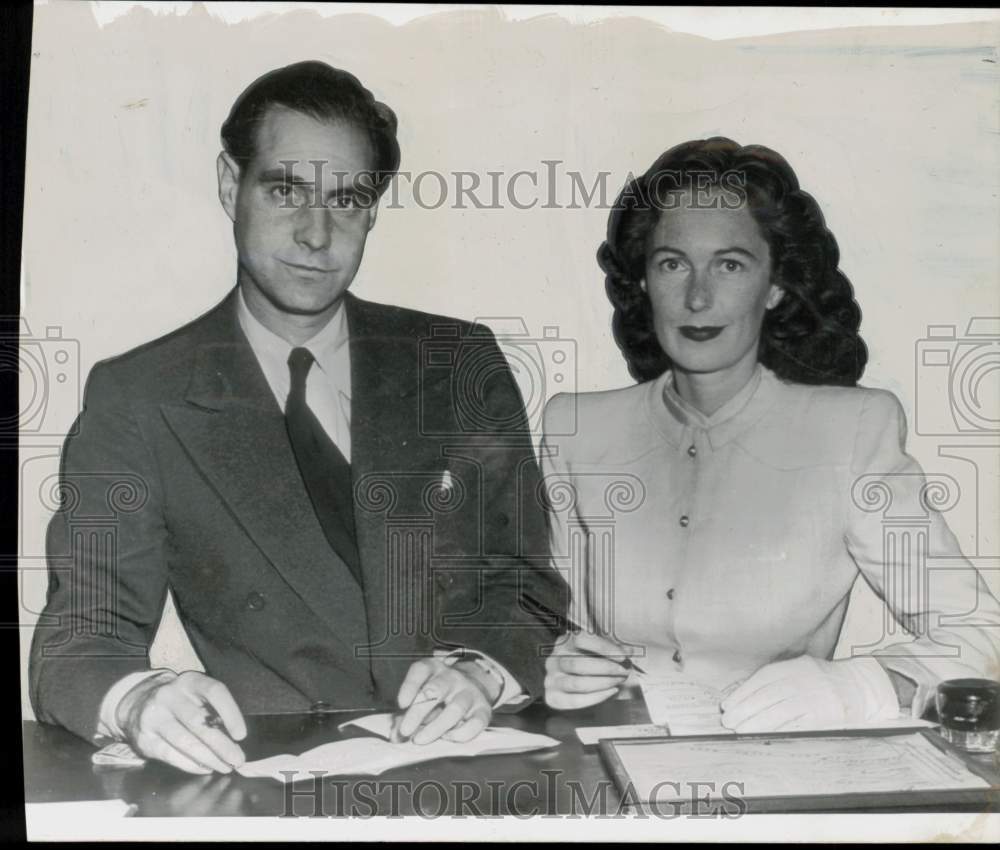 Press Photo Stuart Scheftel &amp; Actress Geraldine Fitzgerald Get Marriage License- Historic Images