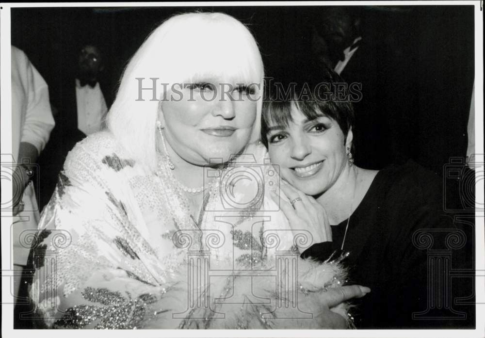 1992 Press Photo Singer Peggy Lee with Liza Minnelli in New York - hpp43190- Historic Images