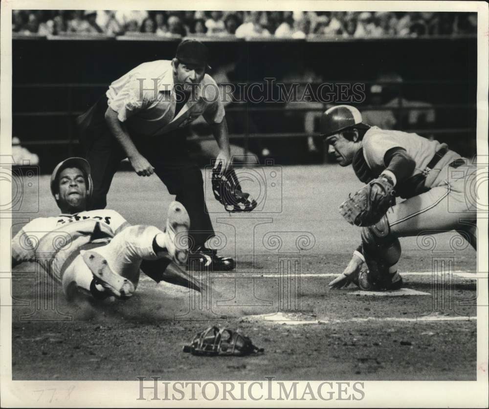 1979 Press Photo Astros&#39; Cesar Cedeno tries to score at homeplate. - hps01346 - Historic Images