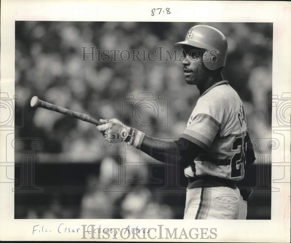 1979 Press Photo Astros&#39; Cesar Cedeno throws out broken bat. - hps01356- Historic Images