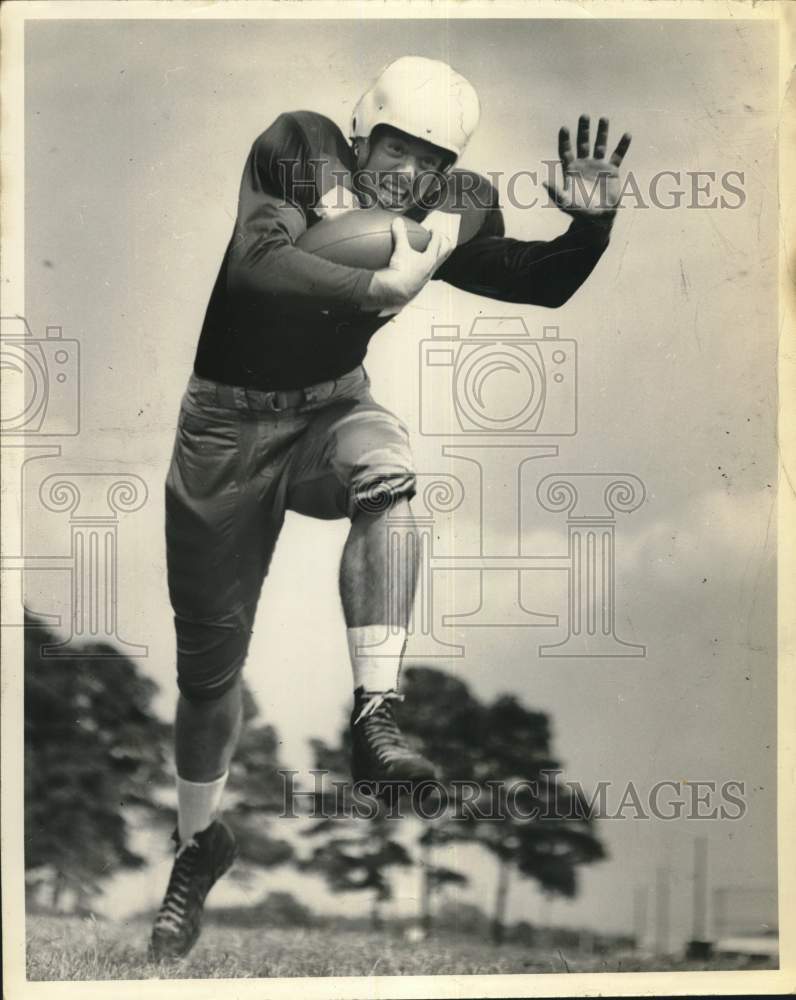 1959 Press Photo Gene Shannon runs with football. - hps01520 - Historic Images