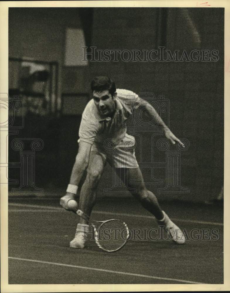 1968 Press Photo Tennis player Butch Buchholz bears down on opponent. - Historic Images