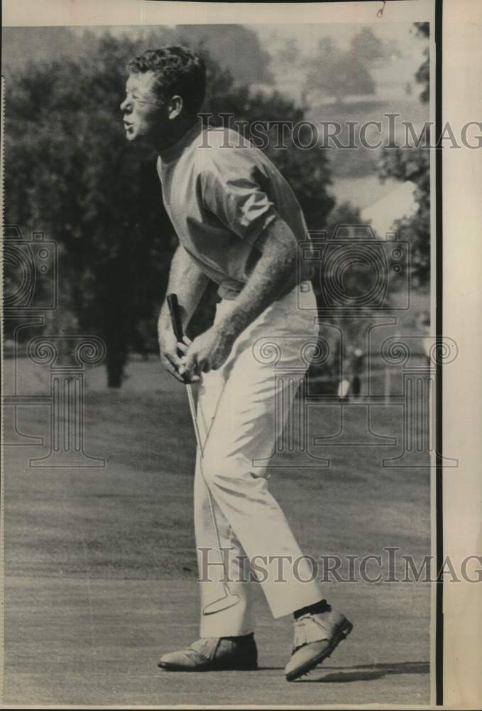 1968 Press Photo Golfer John Schlee winces at Firestone Country Club. - Historic Images