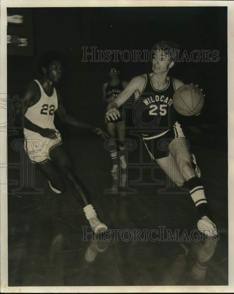 1970 Press Photo Wildcats basketball player Hank Bauerschlag, #25. - hps06446 - Historic Images