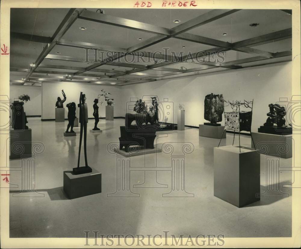 1963 Press Photo Exhibits at Main Gallery of Arkansas Arts Center - hps07981 - Historic Images