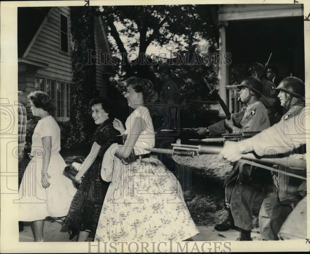 Press Photo Illustration of military personnel escorting students in Arkansas- Historic Images