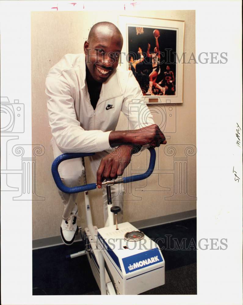 1989 Press Photo Lewis Lloyd, former Houston Rockets Basketball Player - Historic Images