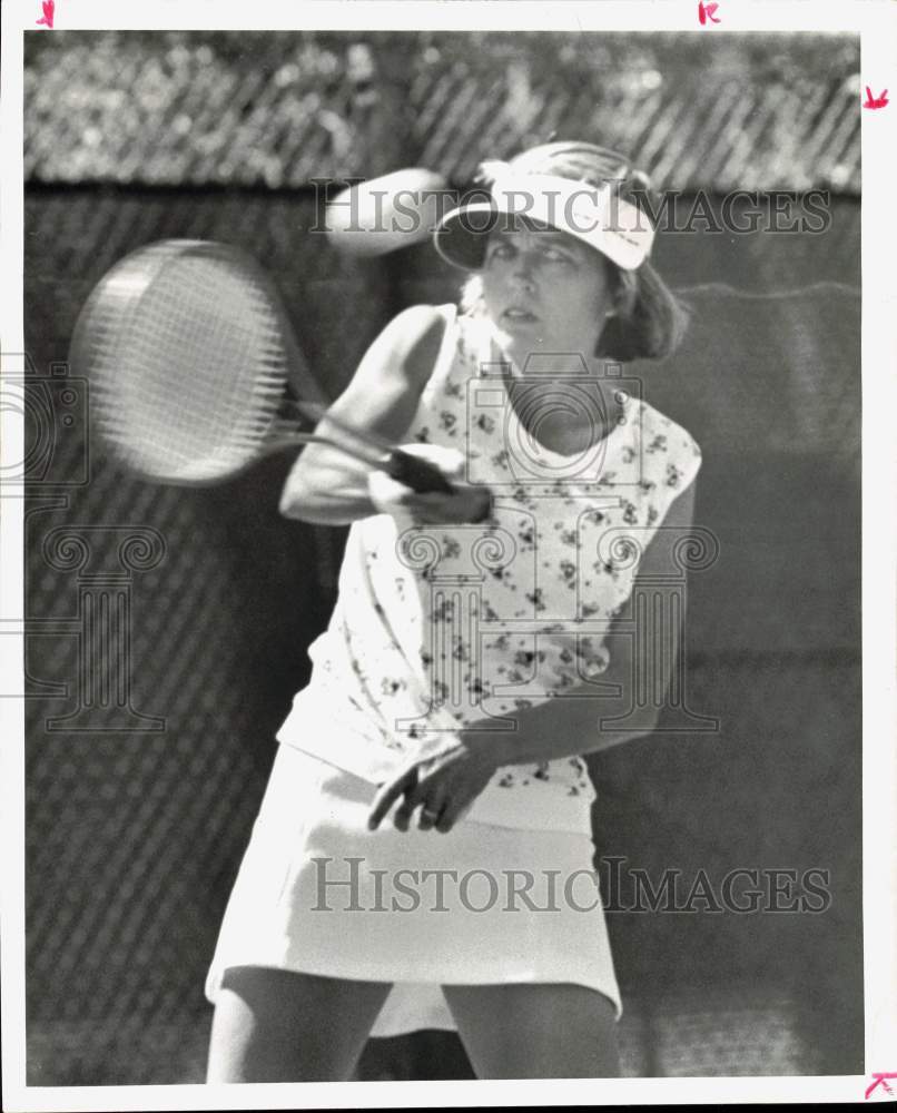 1974 Press Photo Tennis Player Barbara Wiegandt Returns Shot - hps09086- Historic Images