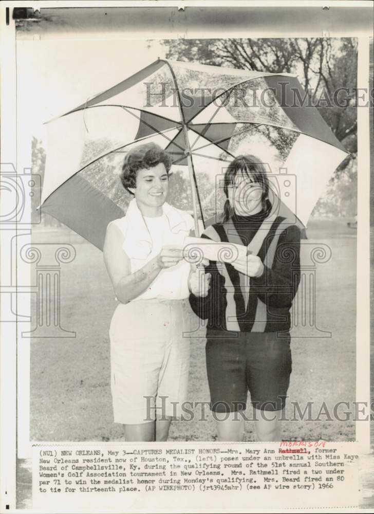 1966 Press Photo Mrs. Mary Ann Morrison, Miss Kaye Beard at Women&#39;s Golf Tourney - Historic Images