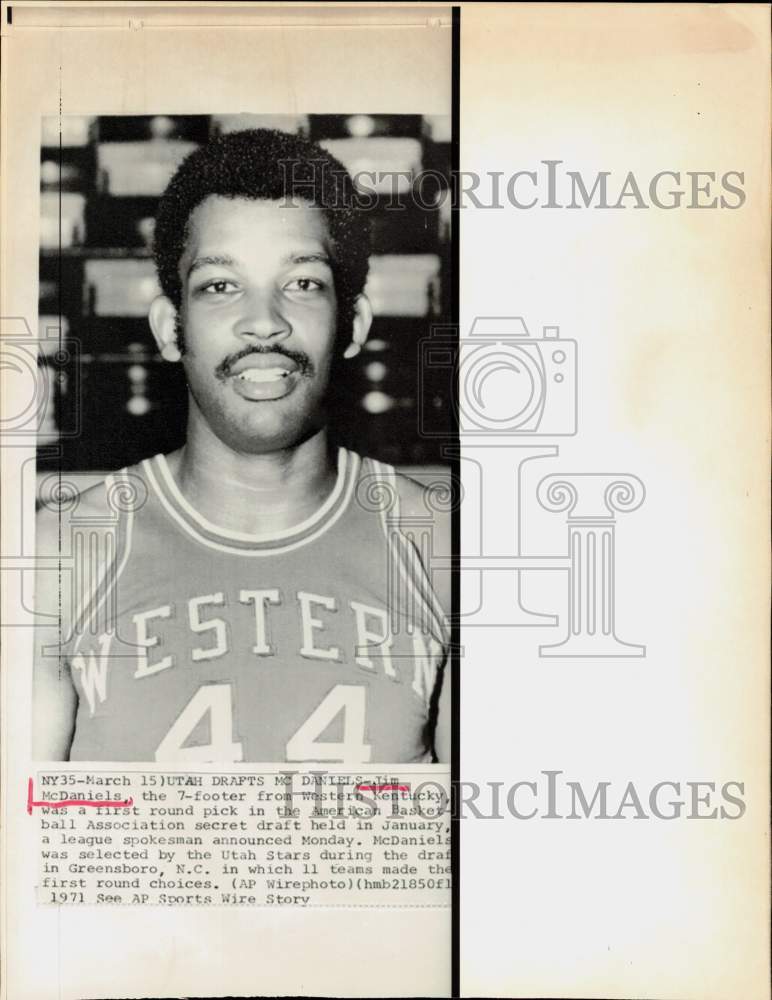 1971 Press Photo Jim McDaniels drafted by Utah Stars basketball team.- Historic Images