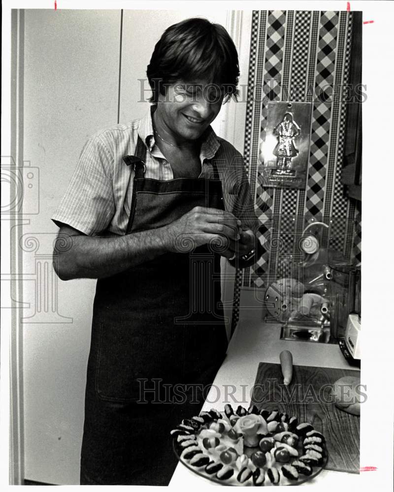 1981 Press Photo Pastry chef Bernard Tournefier of Club Mediterranee - Historic Images